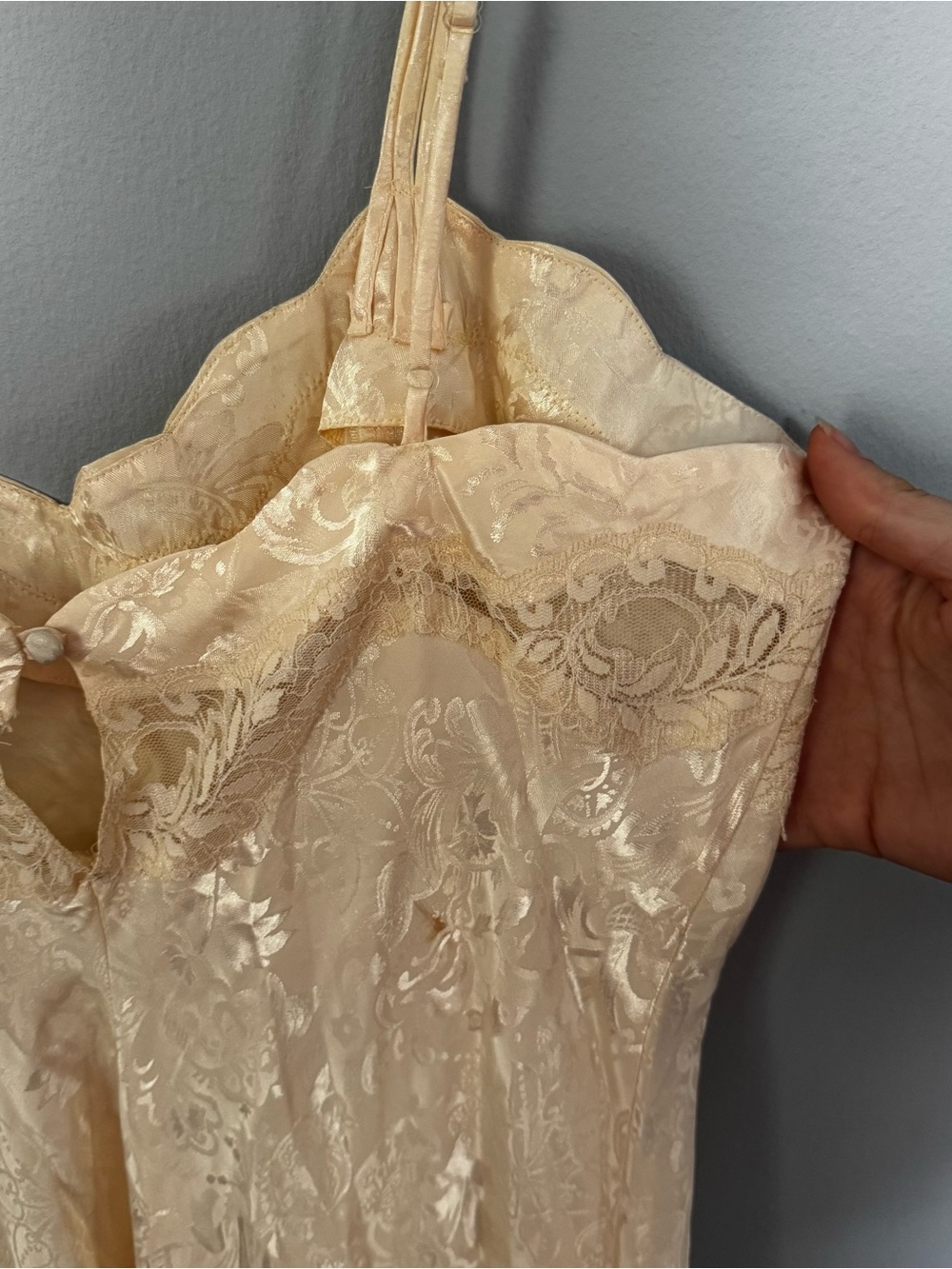 Vintage Victoria’s Secret Gold Label Ivory Satin Lace Nightgown Slip Dress L - Picture 12 of 12